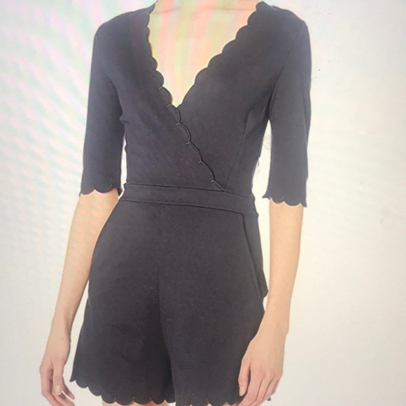 NWT French Connection scalloped Romper - Picture 1 of 6